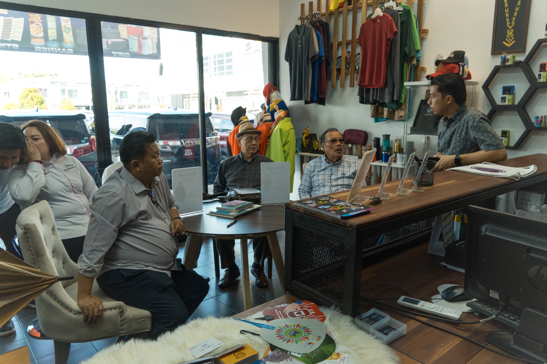 Business discussion during the SME Corp visit to Creativenest